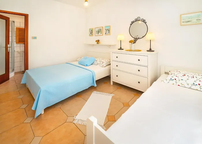 Apartman Edo With Terrace Baška